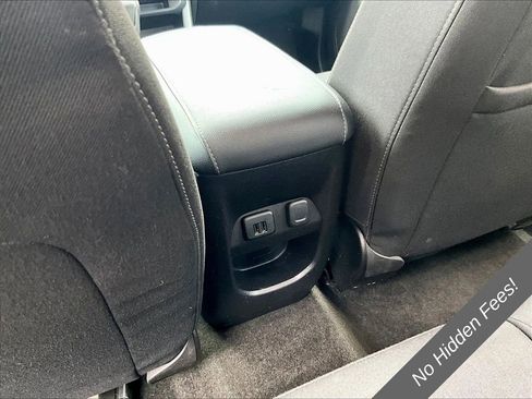 Used 2015 GMC Canyon SLE AWD/4WD image 25