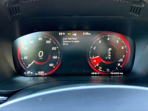 Used 2021 Volvo XC60 T6 R-Design image 20