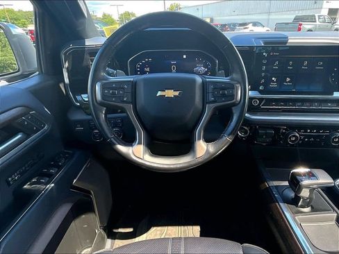 Used 2022 Chevrolet Silverado 1500 High Country w/ High Country Premium Package AWD/4WD image 16