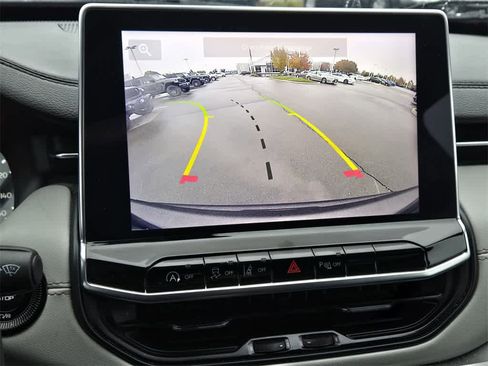 Used 2024 Jeep Compass Limited image 20