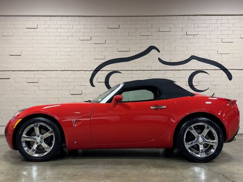 Used 2008 Pontiac Solstice GXP w/ Premium Package image 11