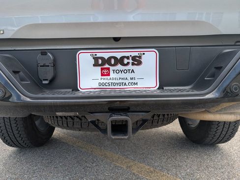 Used 2025 Chevrolet Colorado Trail Boss AWD/4WD image 31