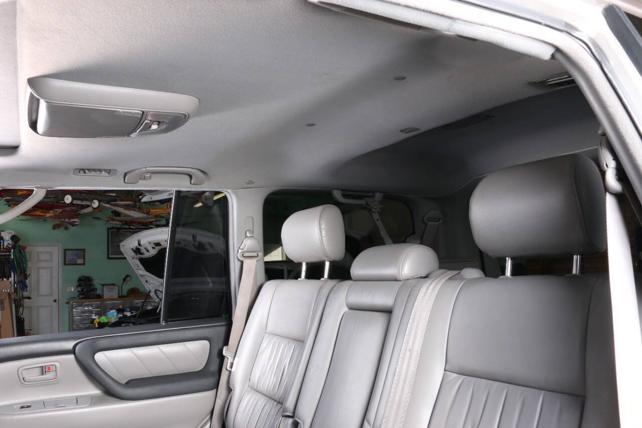 Used 2004 Toyota Land Cruiser AWD/4WD image 52
