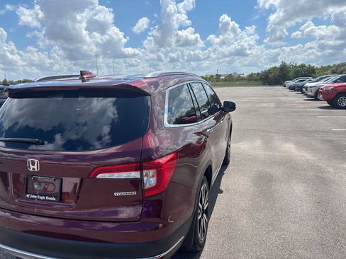 Used 2021 Honda Pilot Touring image 3