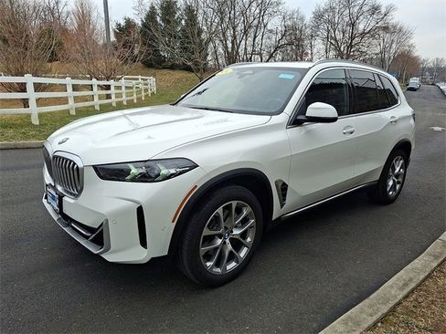 Used 2024 BMW X5 xDrive40i w/ Parking Assistance Package image 3