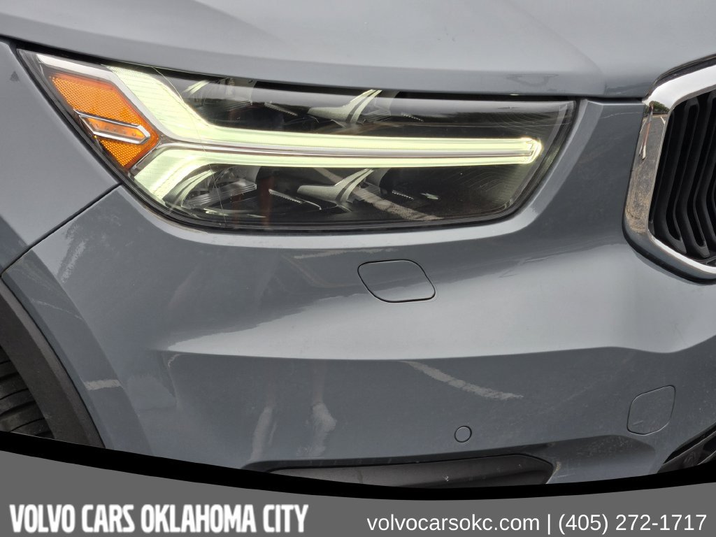 Used 2020 Volvo XC40 T5 Momentum w/ Protection Package Premier AWD/4WD image 7