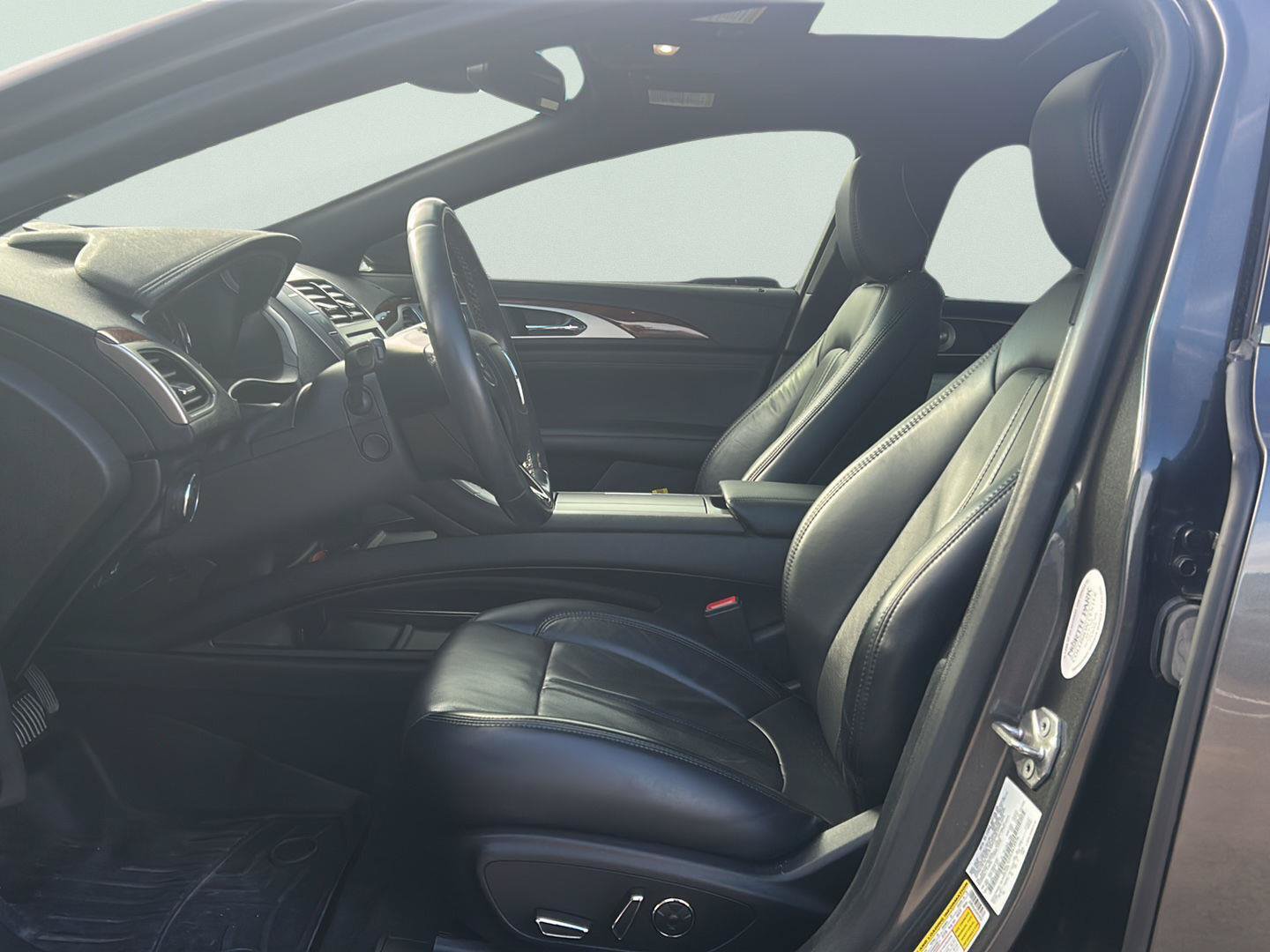 Used 2020 Lincoln MKZ Reserve w/ Luxury Package FWD image 7
