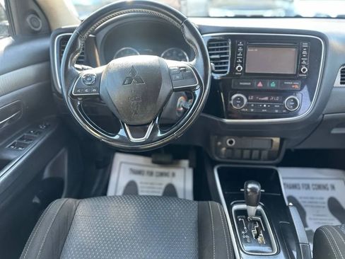 Used 2017 Mitsubishi Outlander ES image 31