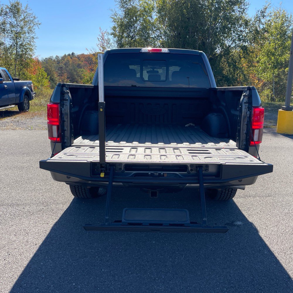 Used 2018 Ford F150 Lariat w/ Equipment Group 502A Luxury AWD/4WD image 11