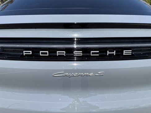 Used 2024 Porsche Cayenne S image 10