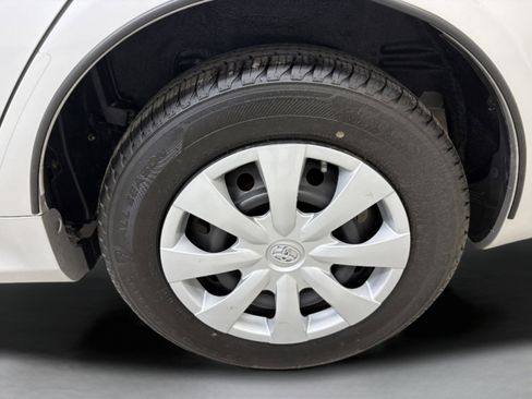 Used 2010 Toyota Corolla LE image 9