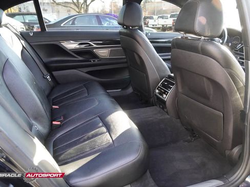 Used 2018 BMW 740i image 33