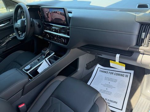 New 2026 Nissan Pathfinder Platinum w/ Cargo Package AWD/4WD image 11