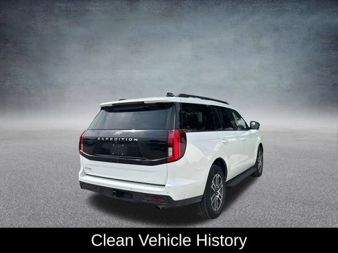 Used 2025 Ford Expedition Active AWD/4WD image 5