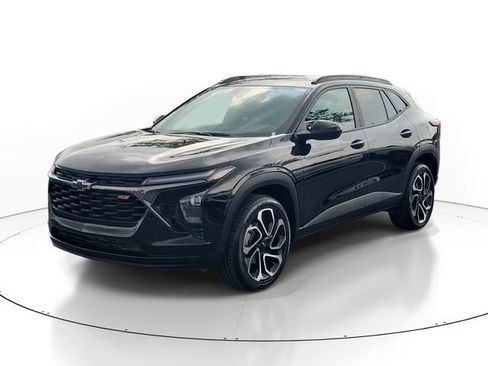 Certified 2025 Chevrolet Trax RS w/ Driver Confidence Package FWD image 2