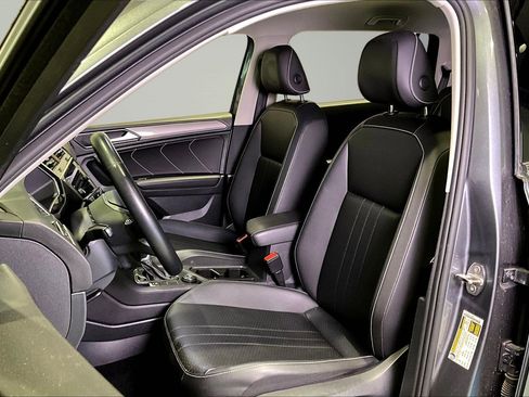 Used 2023 Volkswagen Tiguan SE image 20