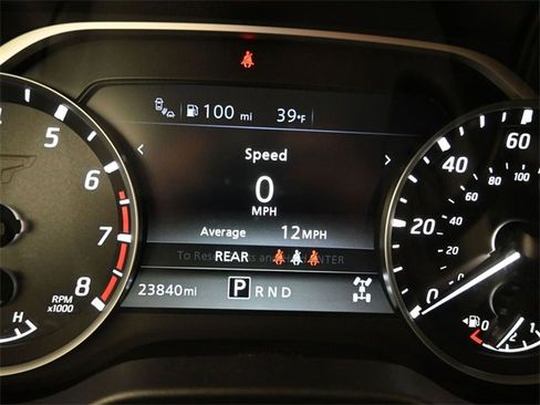 Used 2024 Nissan Titan SV w/ SV Convenience Package image 14