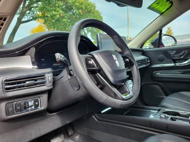 Used 2023 Lincoln Corsair AWD w/ Equipment Group 101A image 6