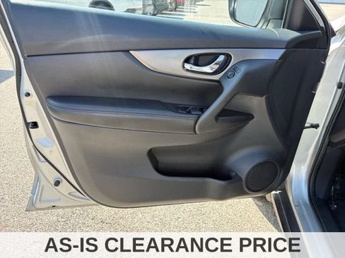 Used 2015 Nissan Rogue S AWD/4WD image 22
