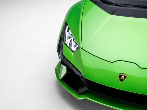 Used 2023 Lamborghini Huracan Tecnica image 11