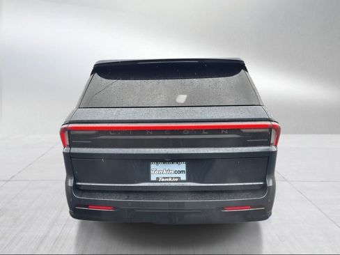 Used 2025 Lincoln Navigator L Reserve AWD/4WD image 6
