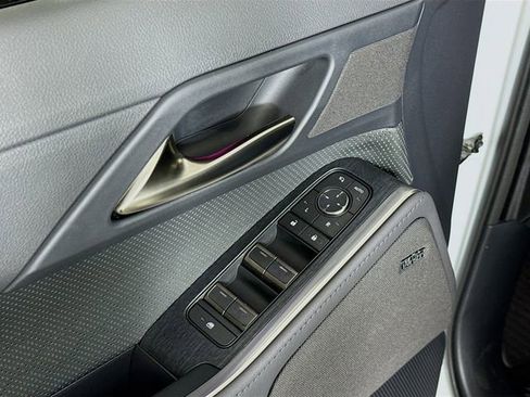 Used 2024 Lexus GX 550 image 18