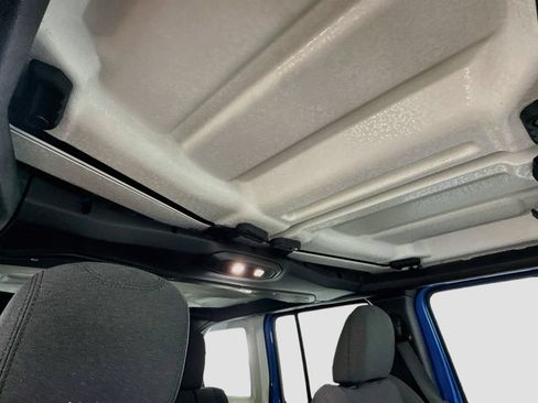 Used 2024 Jeep Wrangler Unlimited Rubicon AWD/4WD image 16