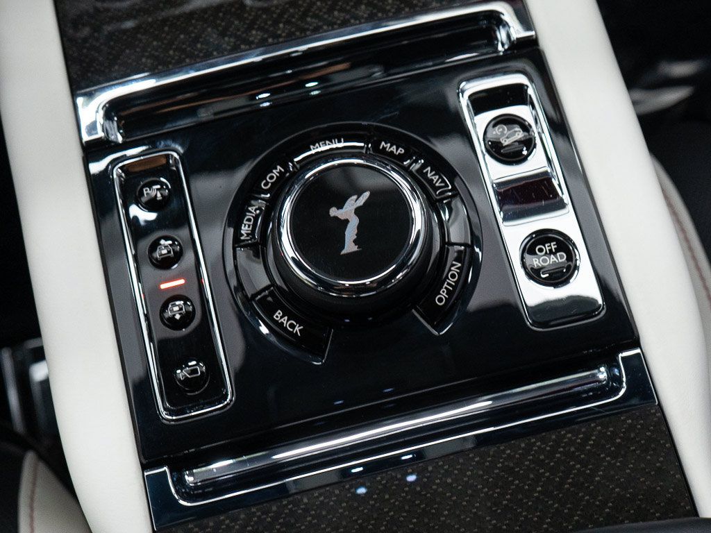 Certified 2023 Rolls-Royce Cullinan Black Badge w/ Driver's Package AWD/4WD image 42