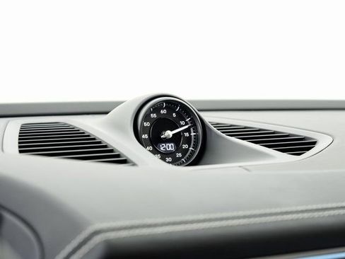 New 2026 Porsche Macan 4S Electric image 16