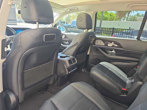 Used 2020 Mercedes-Benz GLS 450 4MATIC image 10