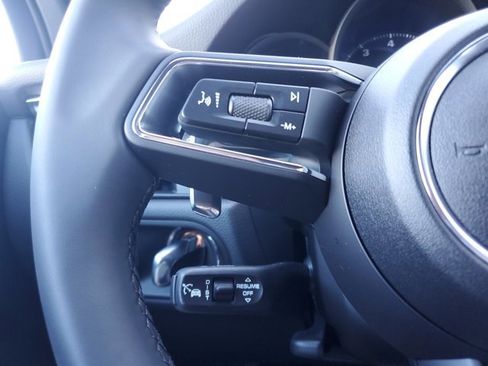 Used 2025 Porsche Macan image 30