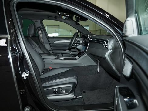 Used 2025 Maserati Grecale GT AWD/4WD image 64
