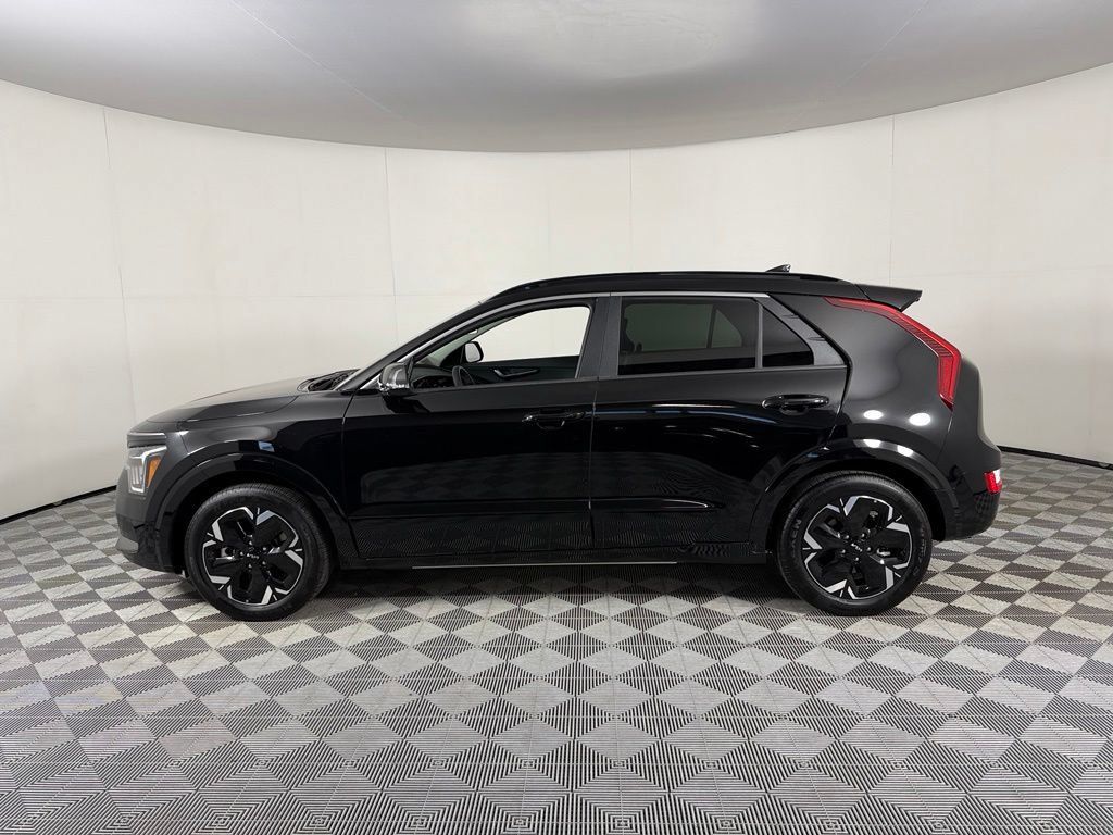 Used 2025 Kia Niro Wind FWD image 11