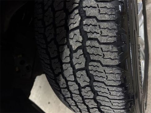 Used 2019 Ford F150 Platinum w/ Equipment Group 701A Luxury image 28