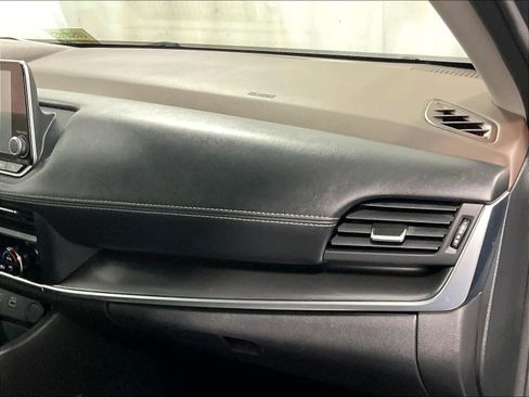 Used 2023 Nissan Rogue SV image 13