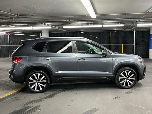 Used 2023 Volkswagen Taos SE w/ Panoramic Sunroof Package AWD/4WD image 39