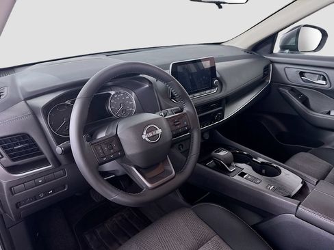 Used 2026 Nissan Rogue SV w/ Cold Weather Package FWD image 9