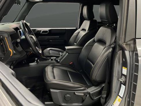 Used 2024 Ford Bronco Badlands w/ Sasquatch Package image 9