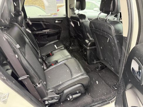 Used 2015 Dodge Journey Crossroad w/ Flexible Seating Group image 11
