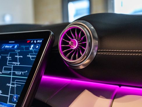 Used 2025 Mercedes-Benz AMG GT 63 image 33