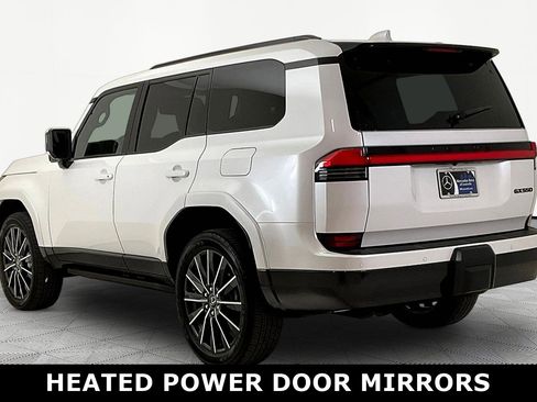 Used 2024 Lexus GX 550 w/ Accessory Package (2T) AWD/4WD image 4