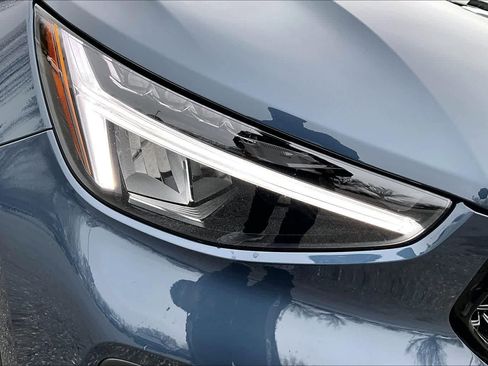 Used 2026 Volvo XC40 B5 Core w/ Climate Package image 27