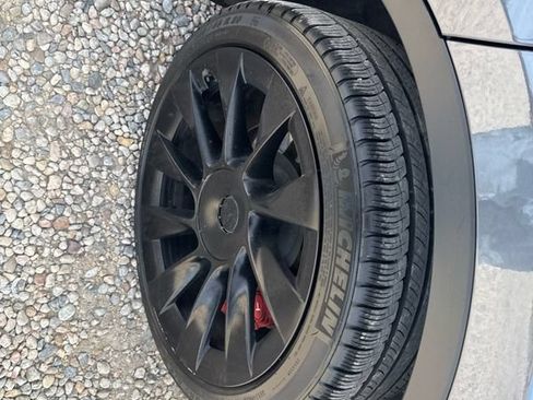Used 2023 Tesla Model Y Long Range AWD/4WD image 32