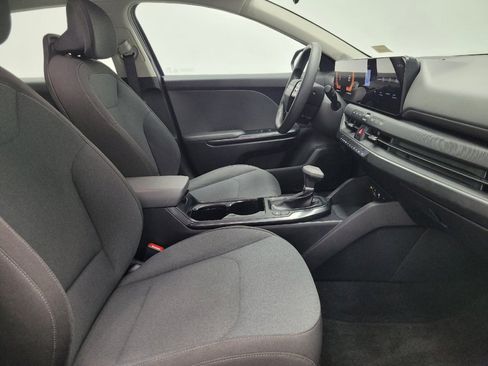 Used 2025 Kia K4 FWD image 21