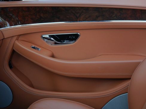 Used 2020 Bentley Continental GT image 14