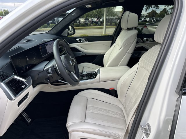 Certified 2025 BMW X7 M60i AWD/4WD image 17