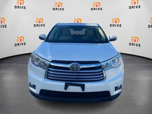 Used 2015 Toyota Highlander Limited Platinum image 2