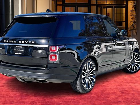 Used 2020 Land Rover Range Rover HSE image 12