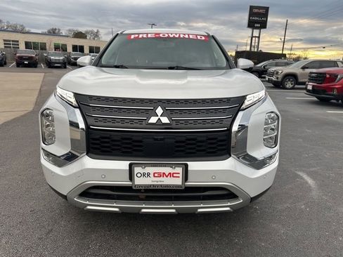Used 2024 Mitsubishi Outlander SE image 2