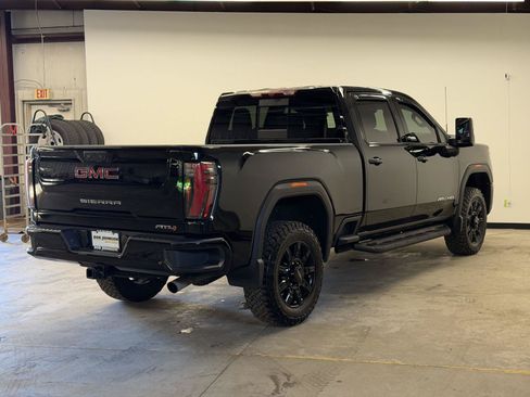 Used 2024 GMC Sierra 2500 AT4 w/ AT4 Preferred Package AWD/4WD image 14